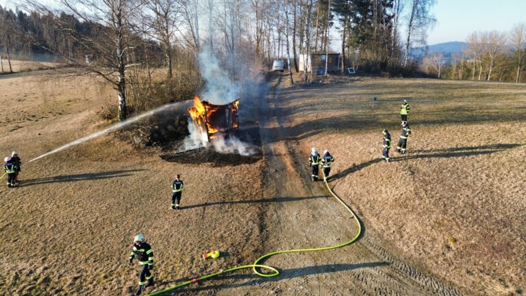 Monatsübung Bienenhüttenbrand